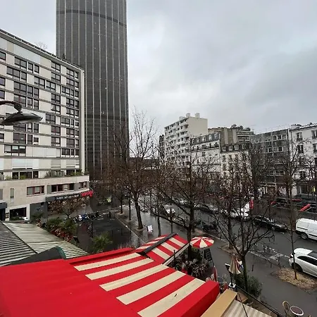 Hotel De La Tour Parigi