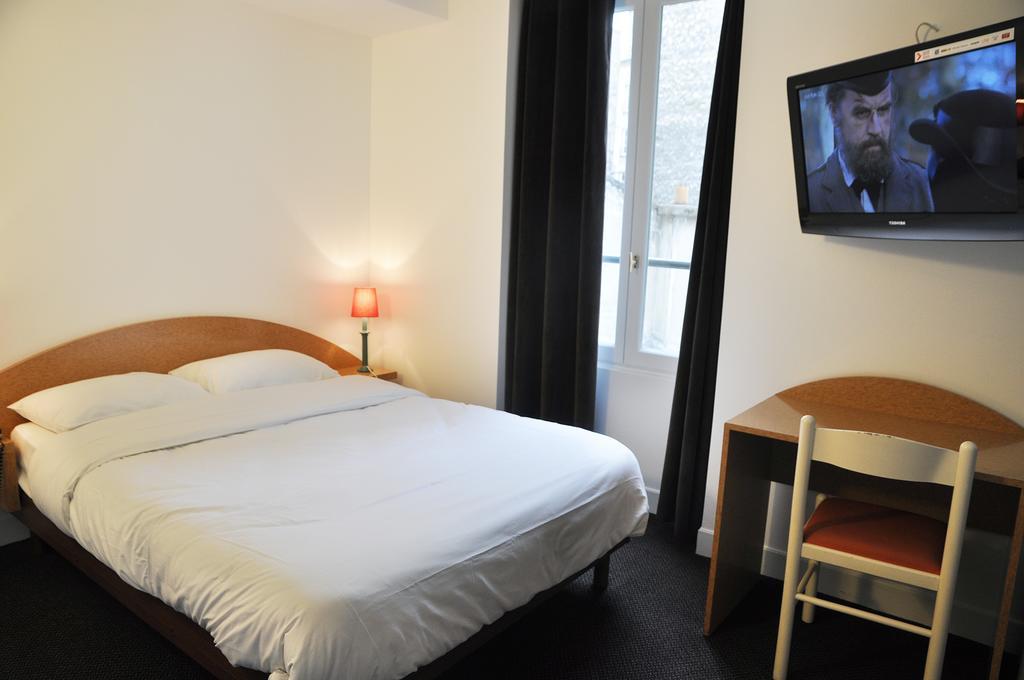 De La Tour Paris
